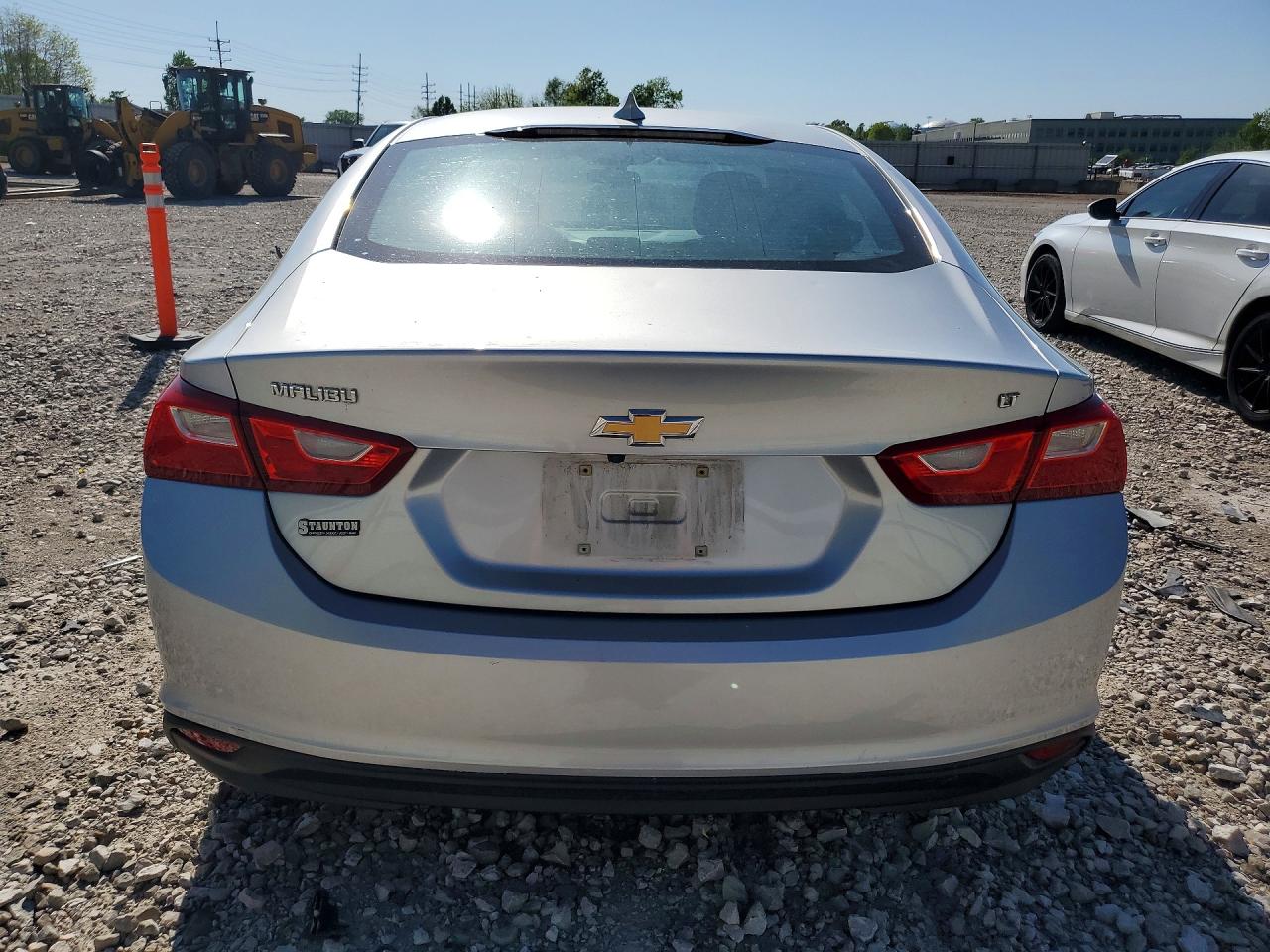 2017 CHEVROLET MALIBU LT photo 9