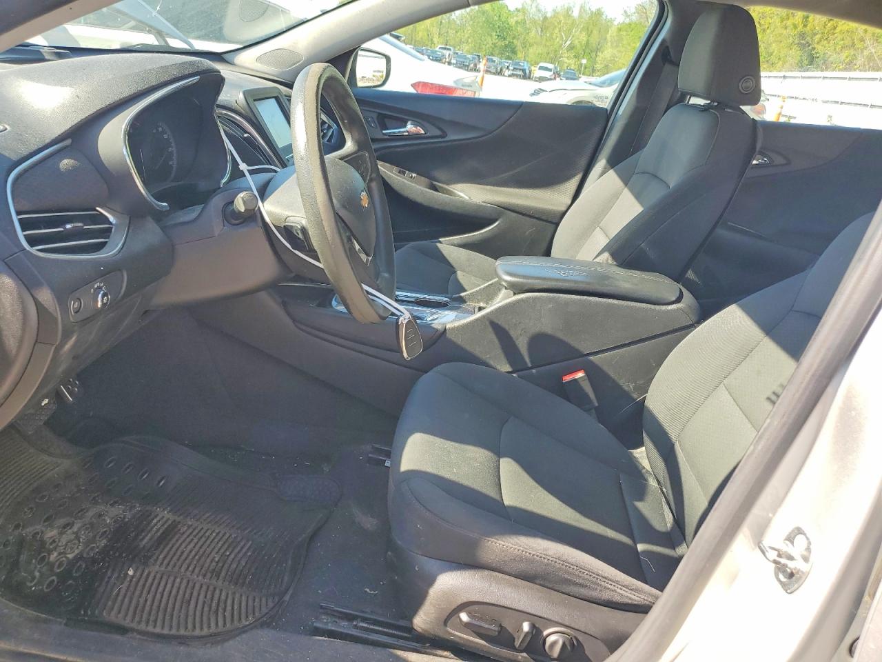 2017 CHEVROLET MALIBU LT photo 11