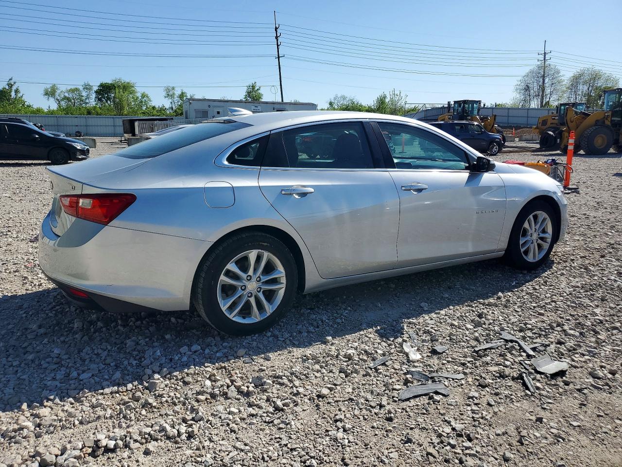 2017 CHEVROLET MALIBU LT photo 3