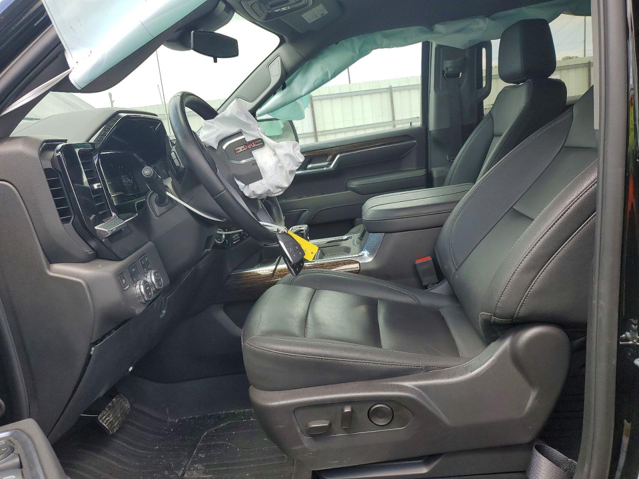 2025 GMC SIERRA photo 19