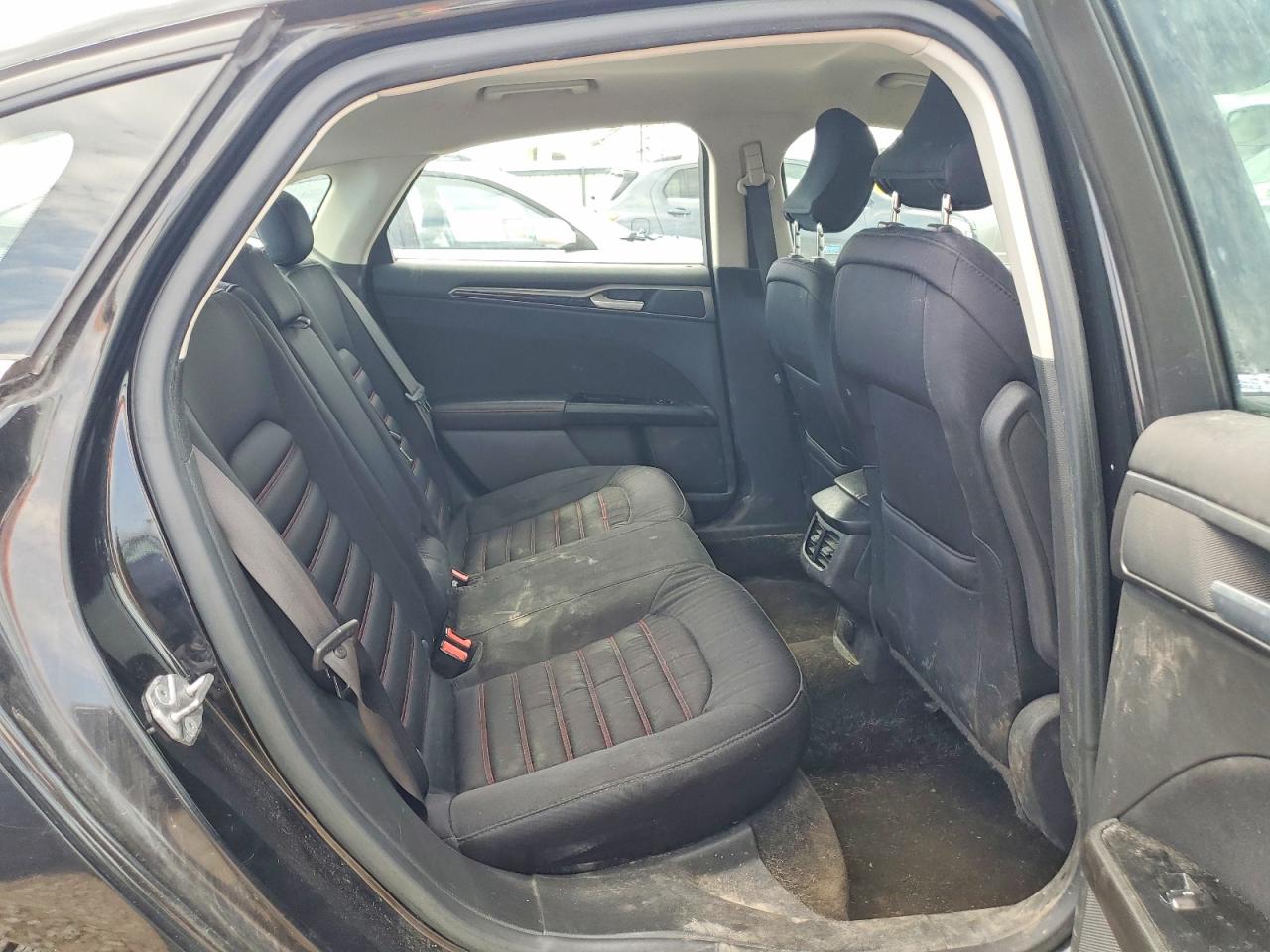 2015 FORD FUSION SE photo 28