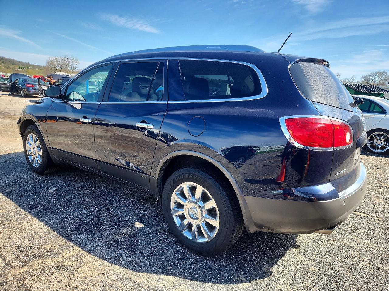 2011 BUICK ENCLAVE CXL photo 3