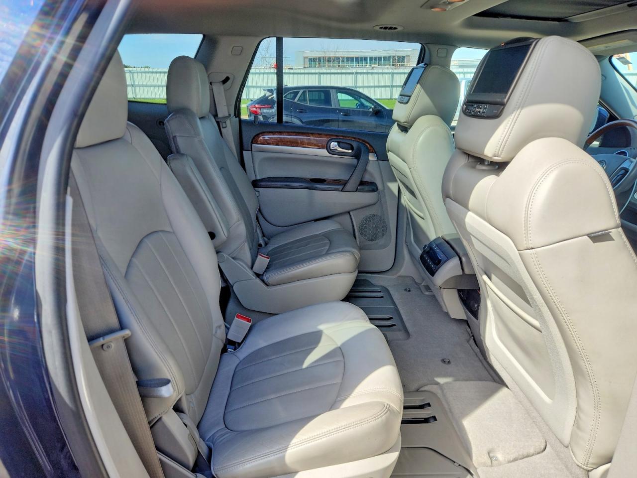 2011 BUICK ENCLAVE CXL photo 21