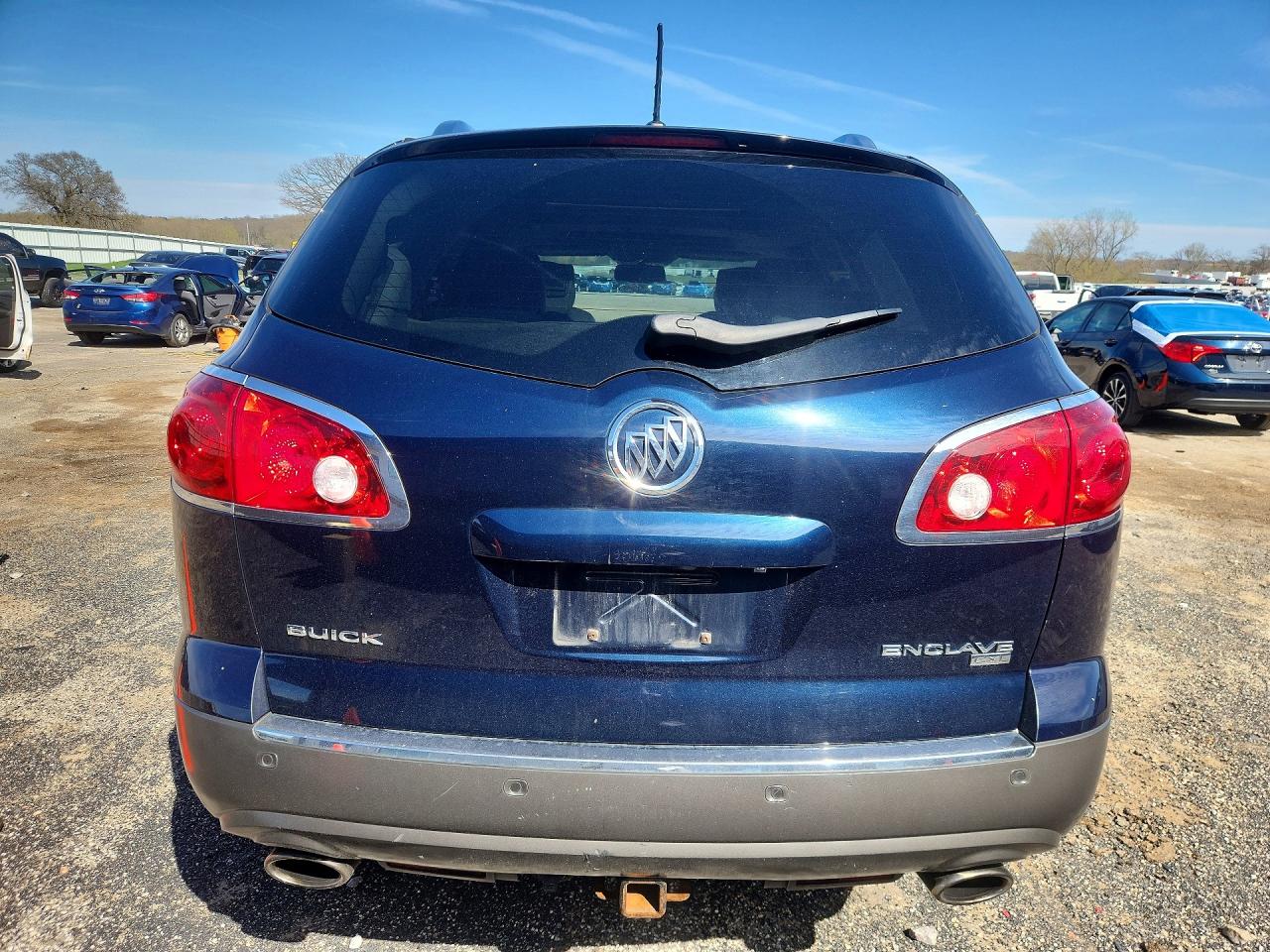 2011 BUICK ENCLAVE CXL photo 11