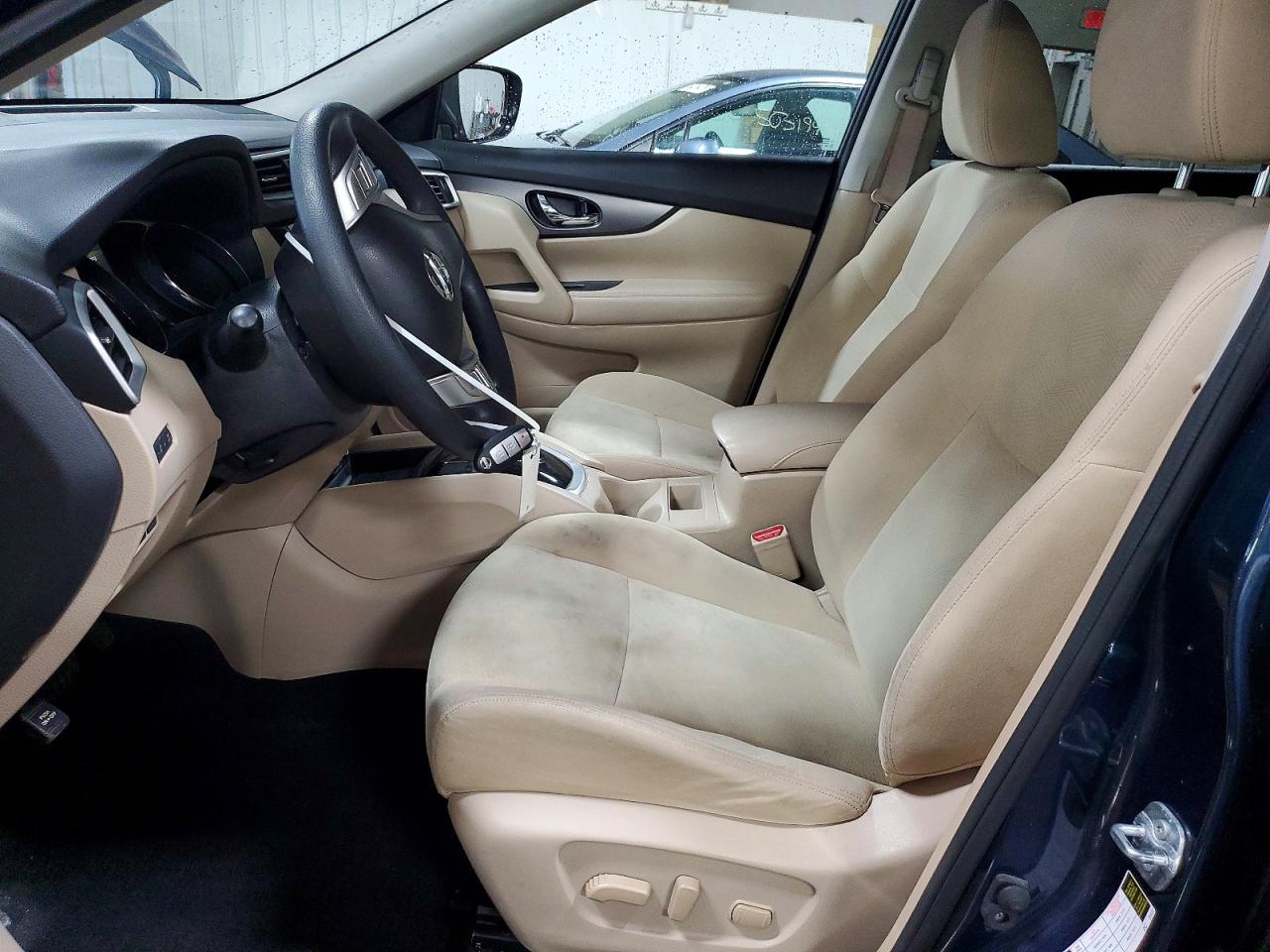 2016 NISSAN ROGUE SV photo 13