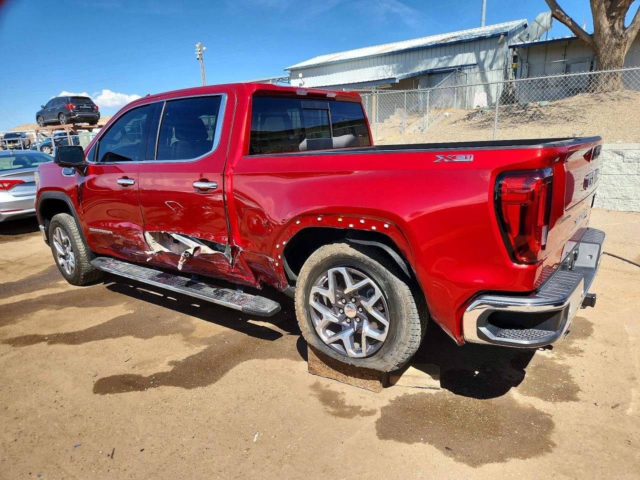 2025 GMC SIERRA K1500 SLT photo 3