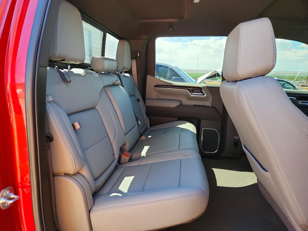 2025 GMC SIERRA K1500 SLT photo 19