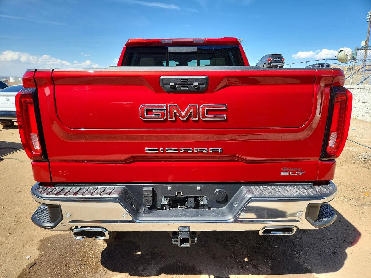 2025 GMC SIERRA K1500 SLT photo 11