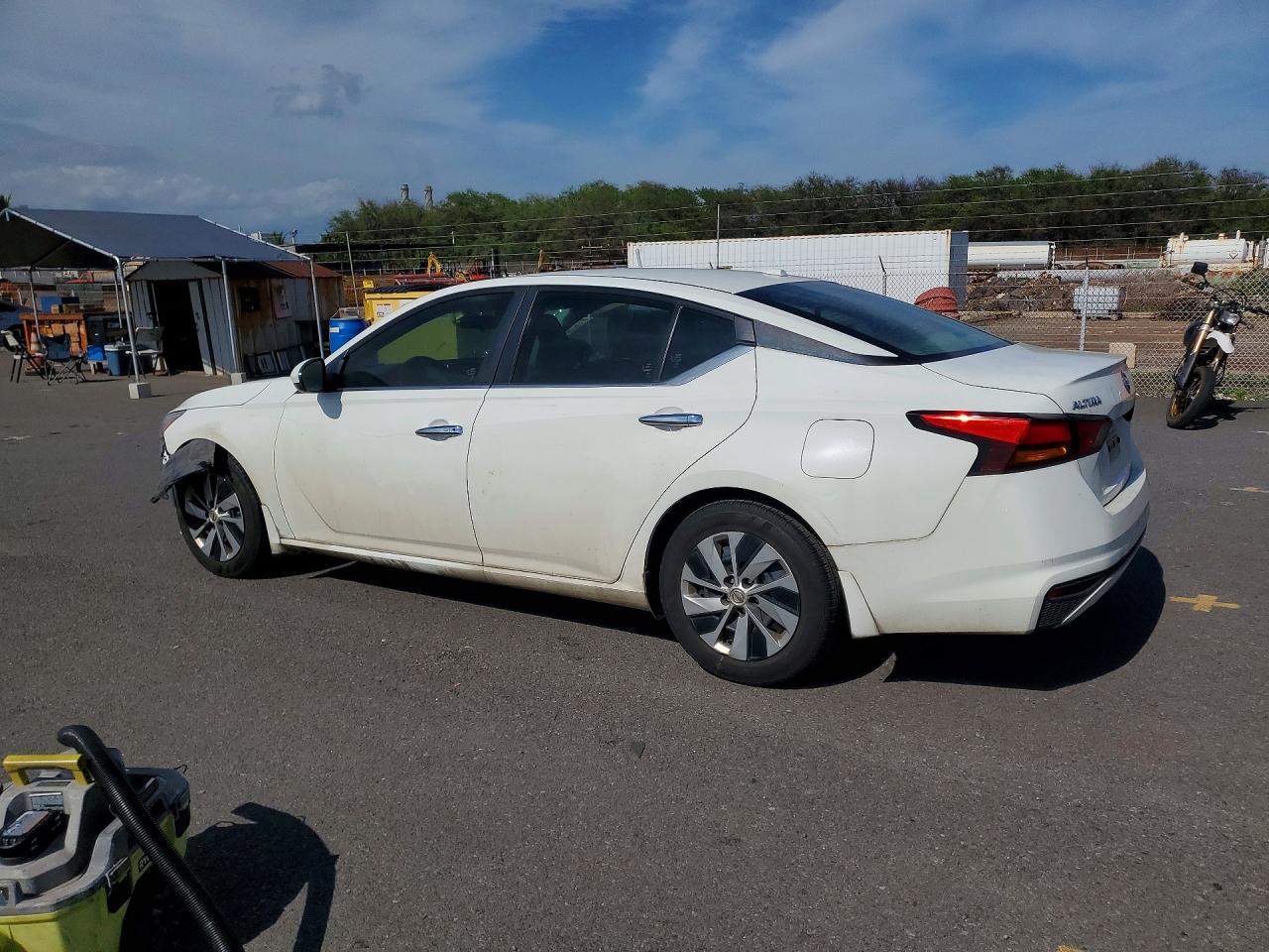 2019 NISSAN ALTIMA S photo 3