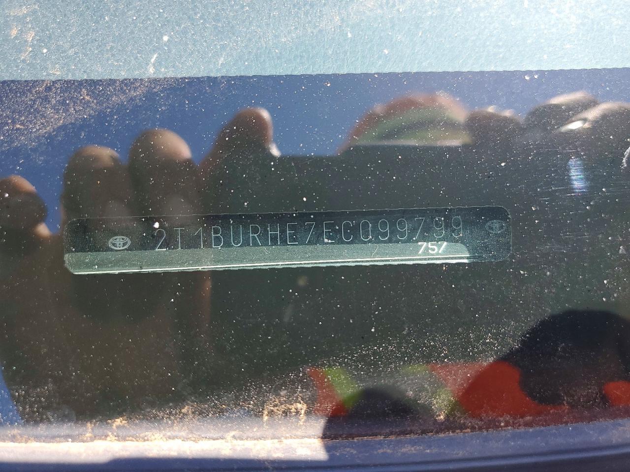 2014 TOYOTA COROLLA LE photo 25