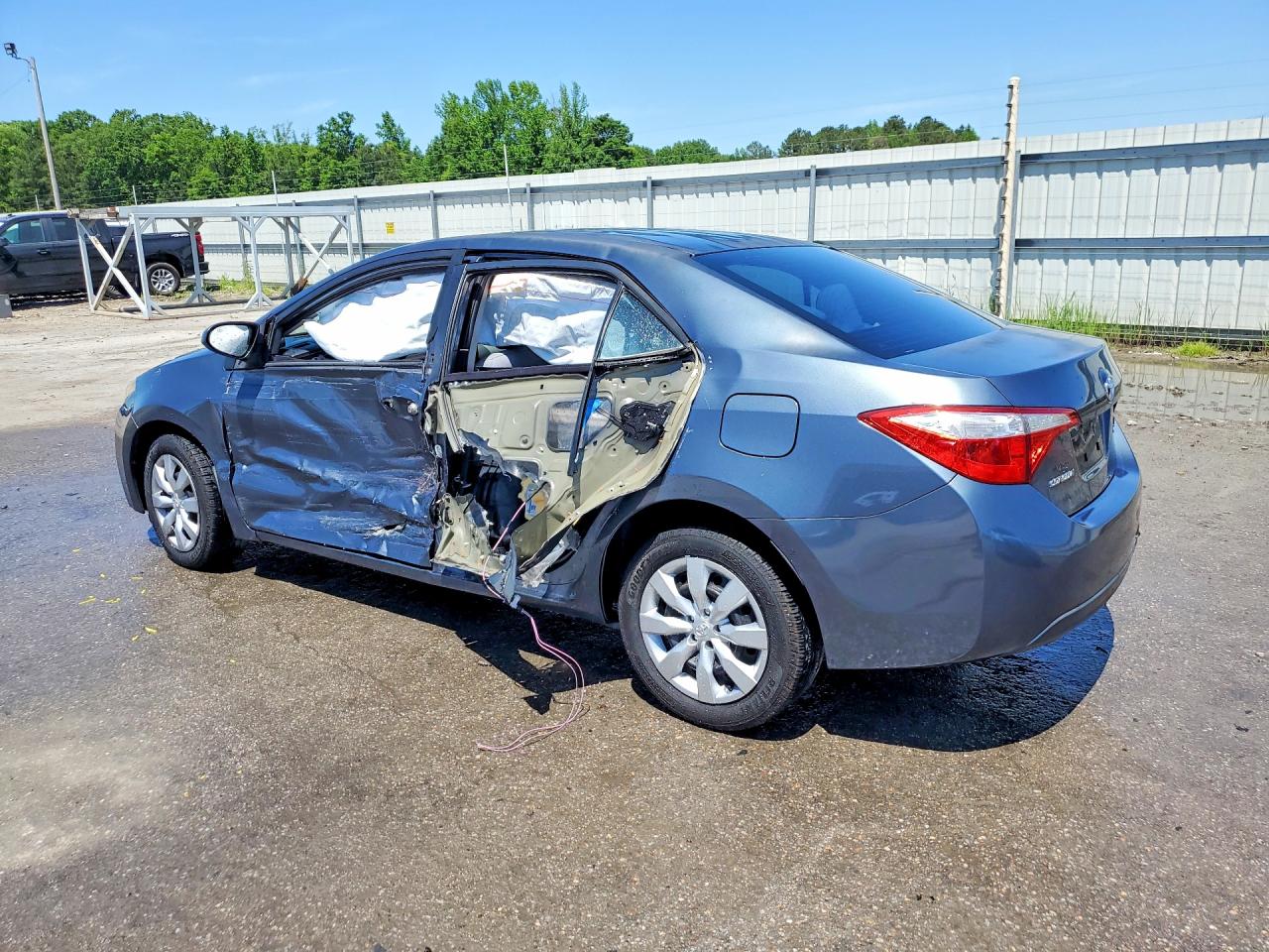 2014 TOYOTA COROLLA LE photo 3