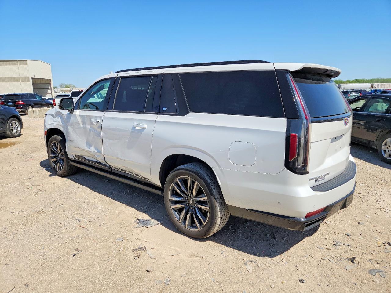 2022 CADILLAC ESCALADE ESV SPORT PLATINUM photo 2