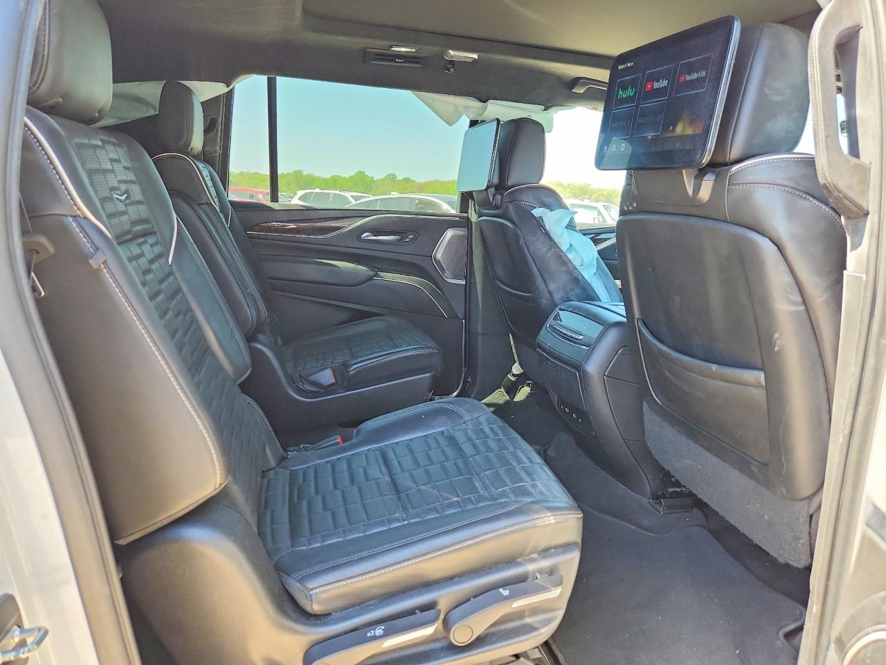2022 CADILLAC ESCALADE ESV SPORT PLATINUM photo 11