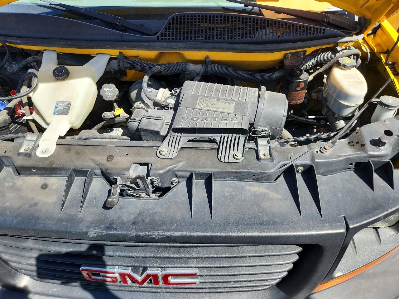 2012 GMC SAVANA CUTAWAY G3500 photo 11