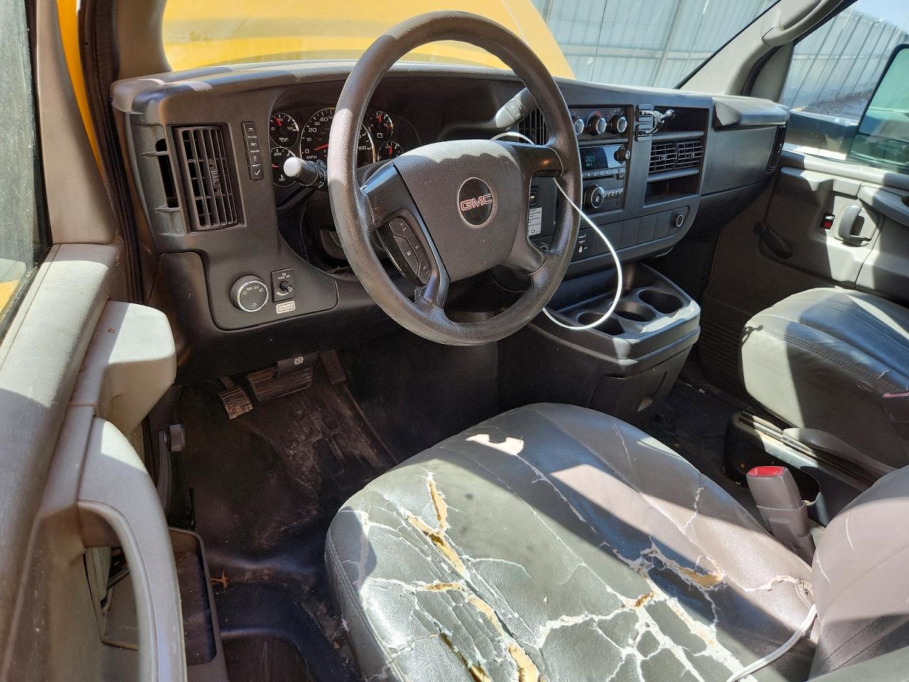 2012 GMC SAVANA CUTAWAY G3500 photo 8