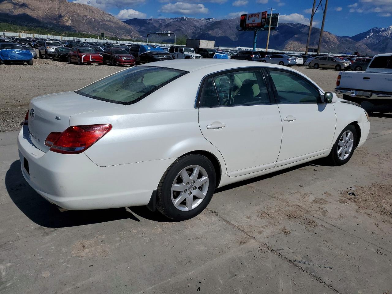 2006 TOYOTA AVALON XL photo 3