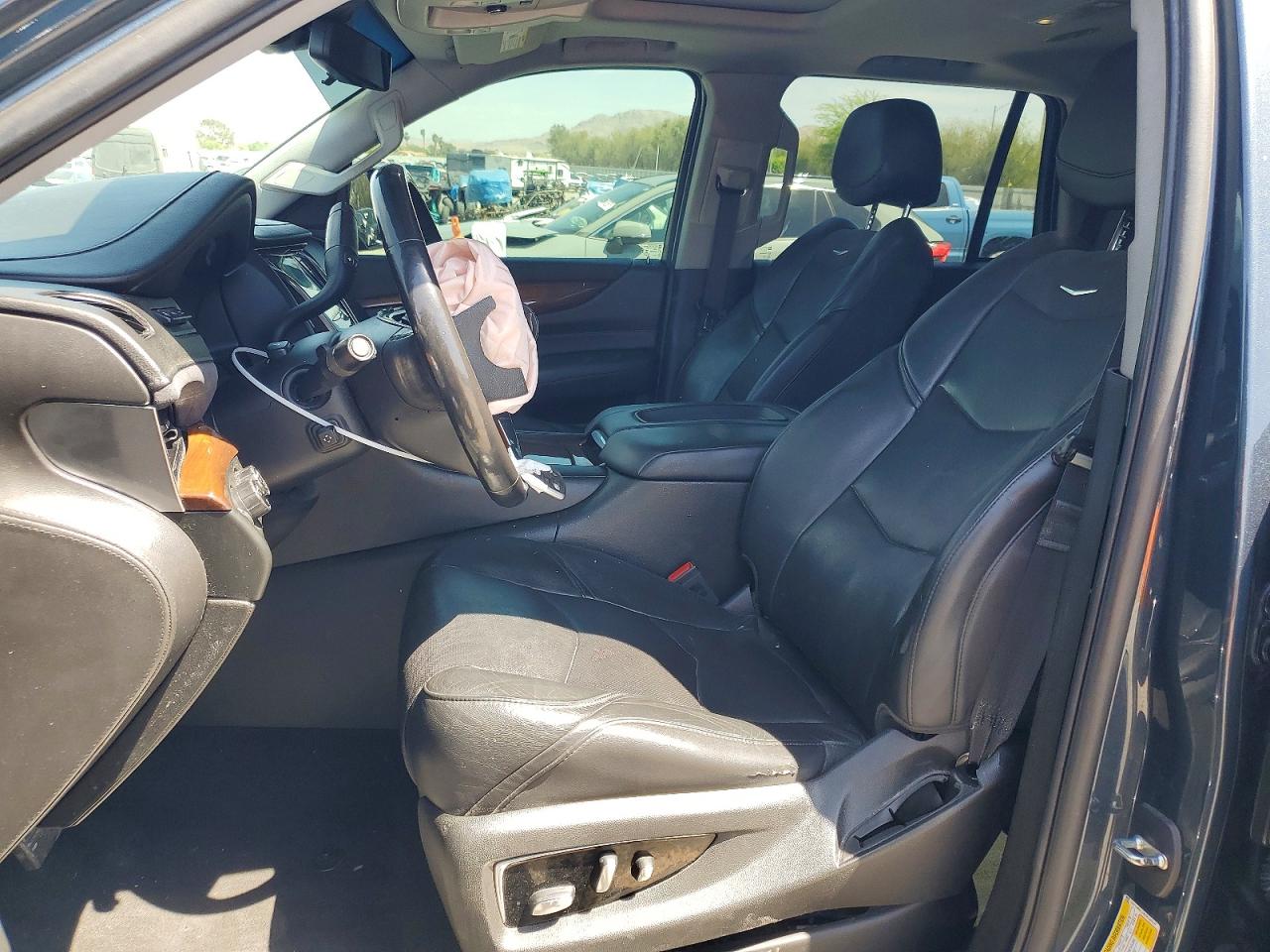 2019 CADILLAC ESCALADE LUXURY photo 13