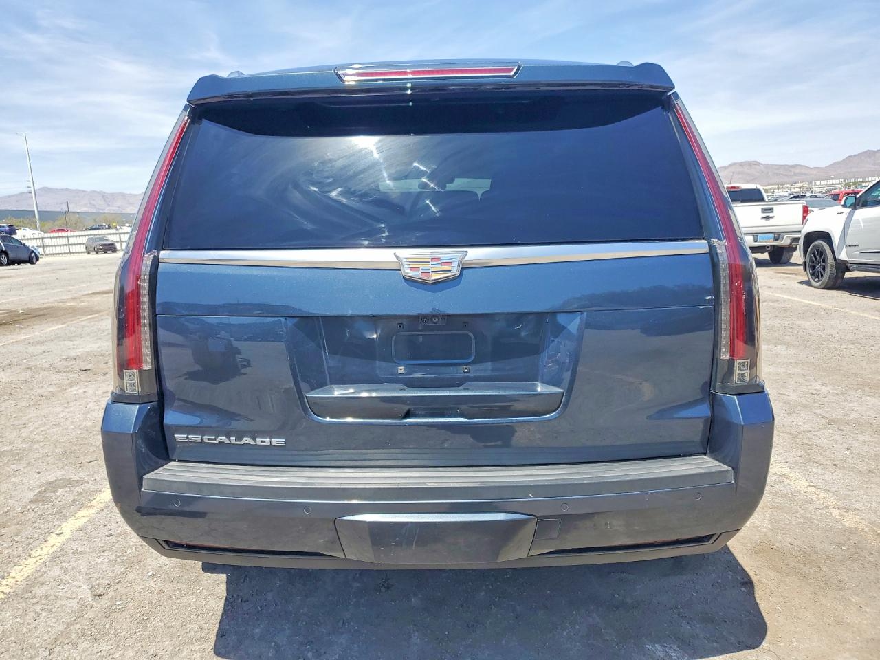 2019 CADILLAC ESCALADE LUXURY photo 11