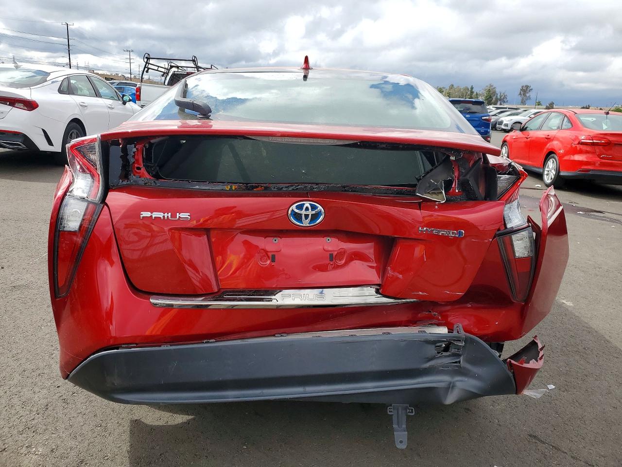 2016 TOYOTA PRIUS TWO photo 11