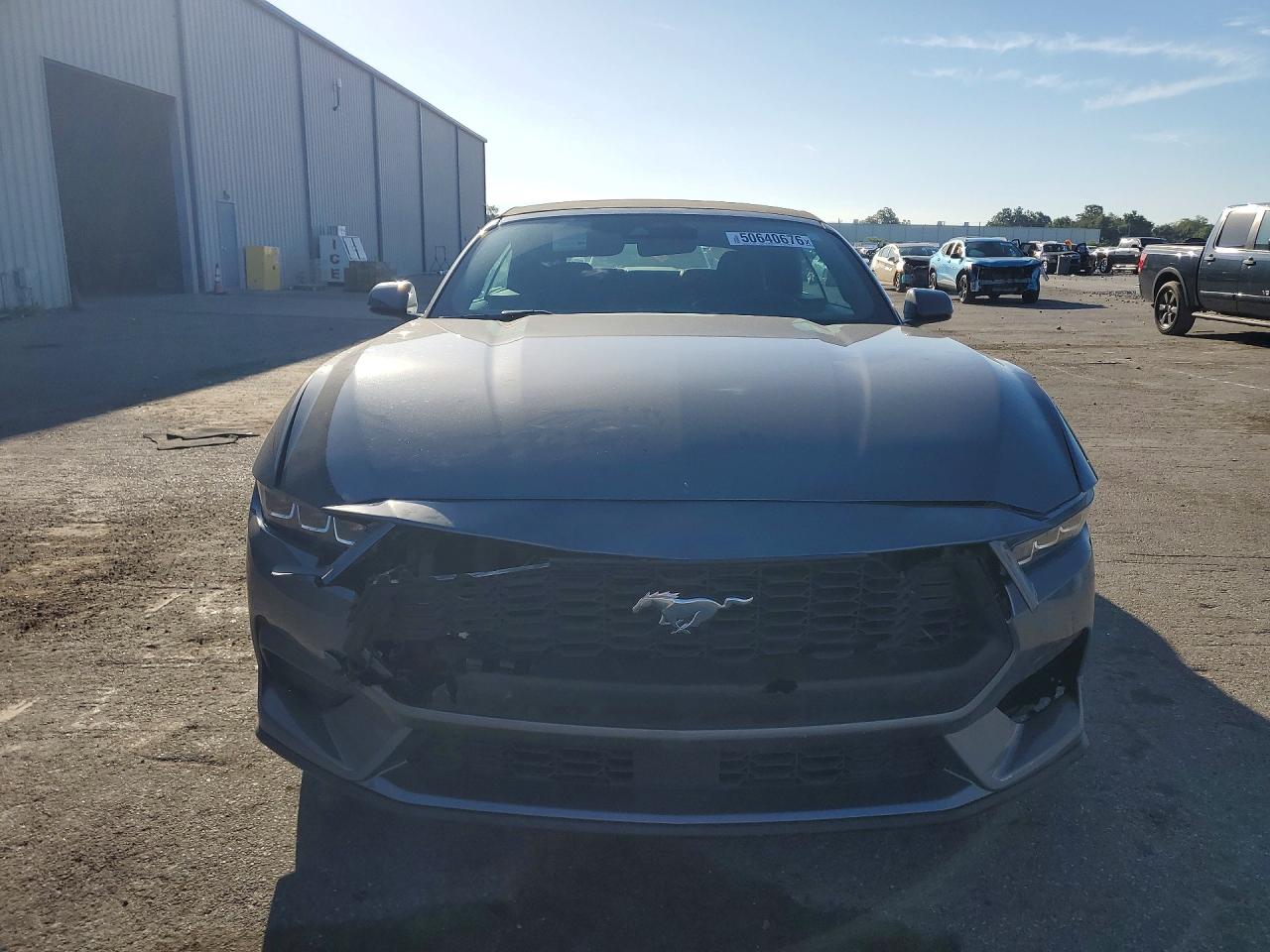 2025 FORD MUSTANG photo 9