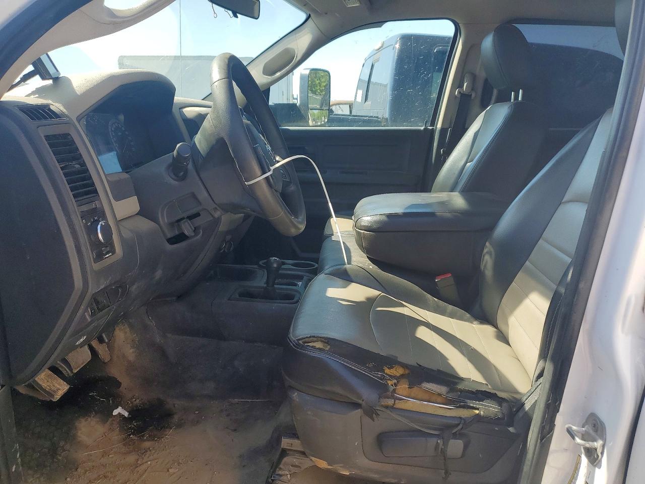 2012 DODGE RAM 3500 ST photo 19