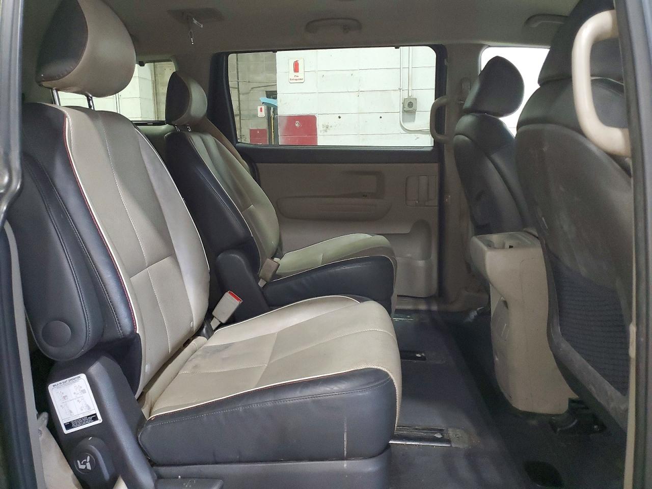 2017 KIA SEDONA LX photo 21