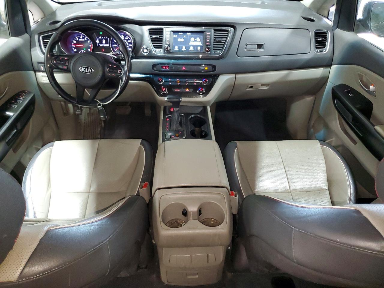 2017 KIA SEDONA LX photo 15