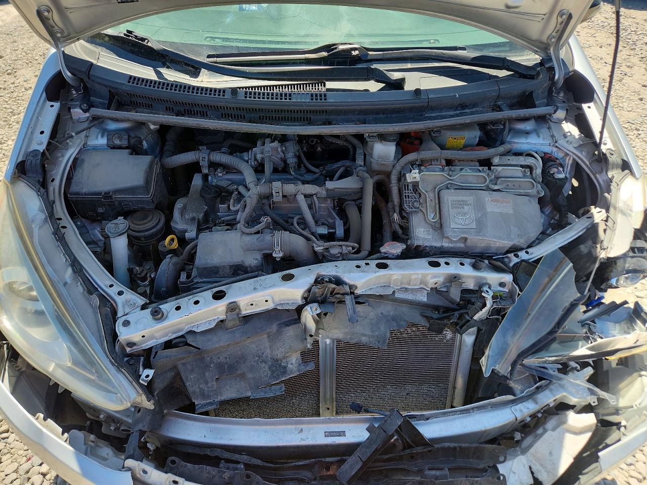 2016 TOYOTA PRIUS C TWO photo 31