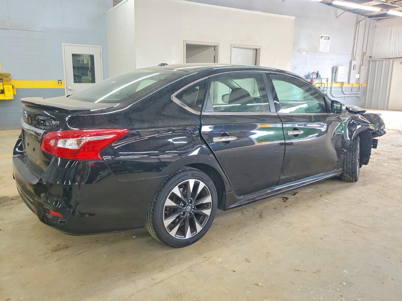 2019 NISSAN SENTRA SR photo 3