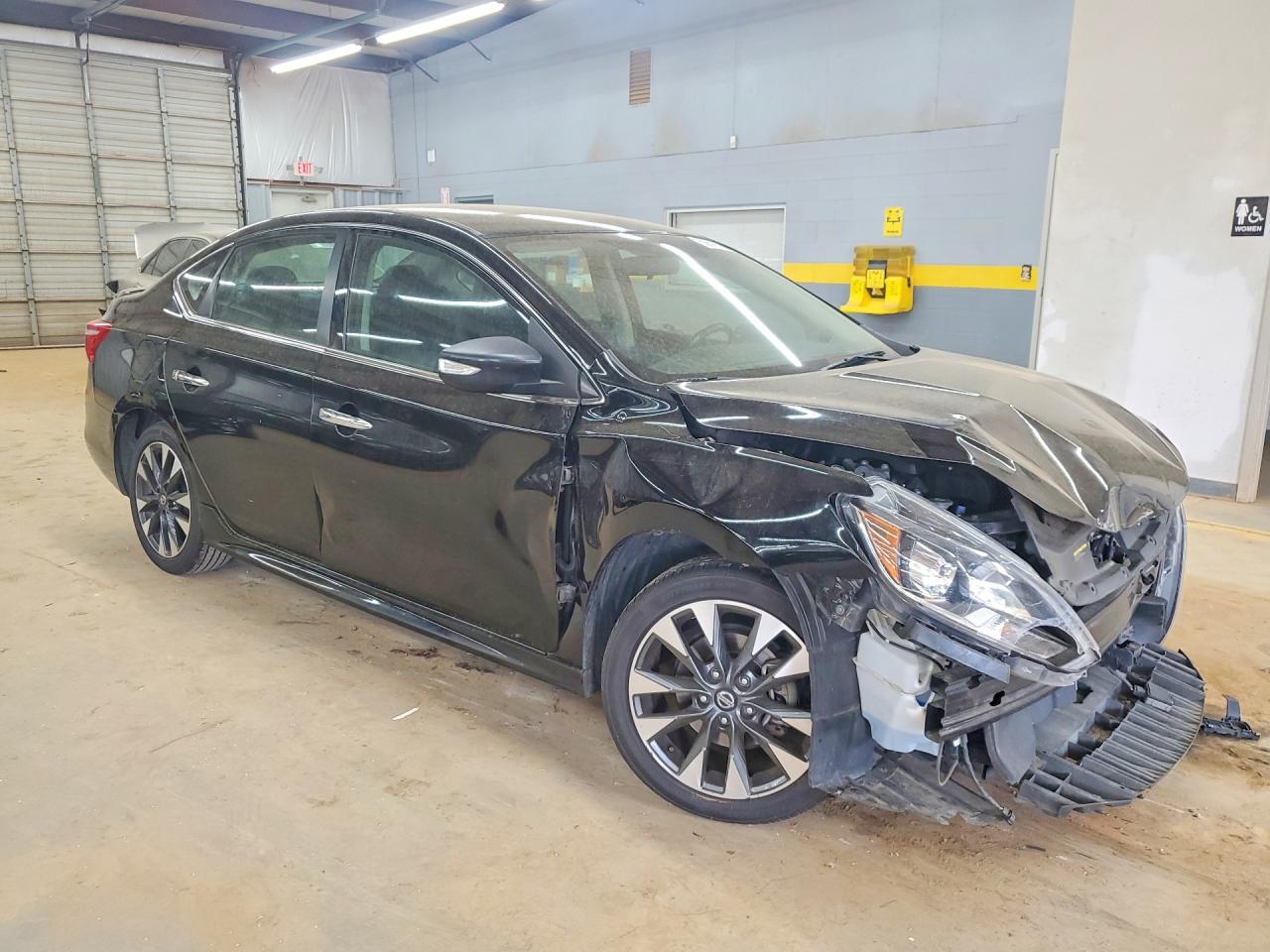 2019 NISSAN SENTRA SR photo 4