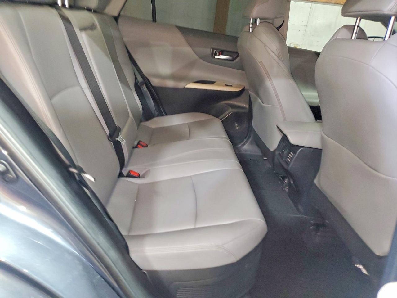 2024 TOYOTA VENZA XLE photo 21