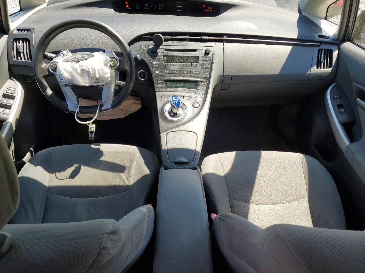 2010 TOYOTA PRIUS III photo 22