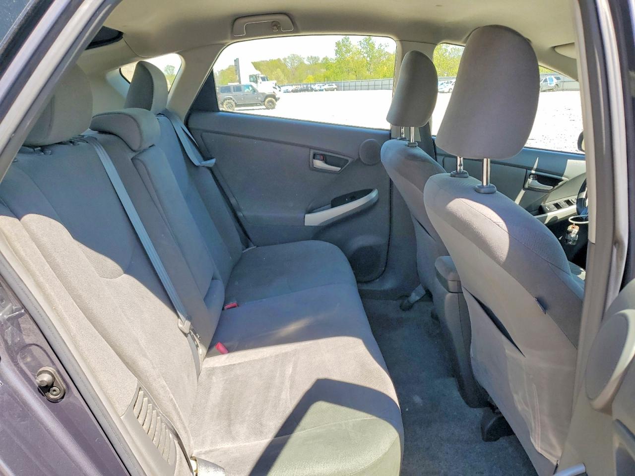 2010 TOYOTA PRIUS III photo 28