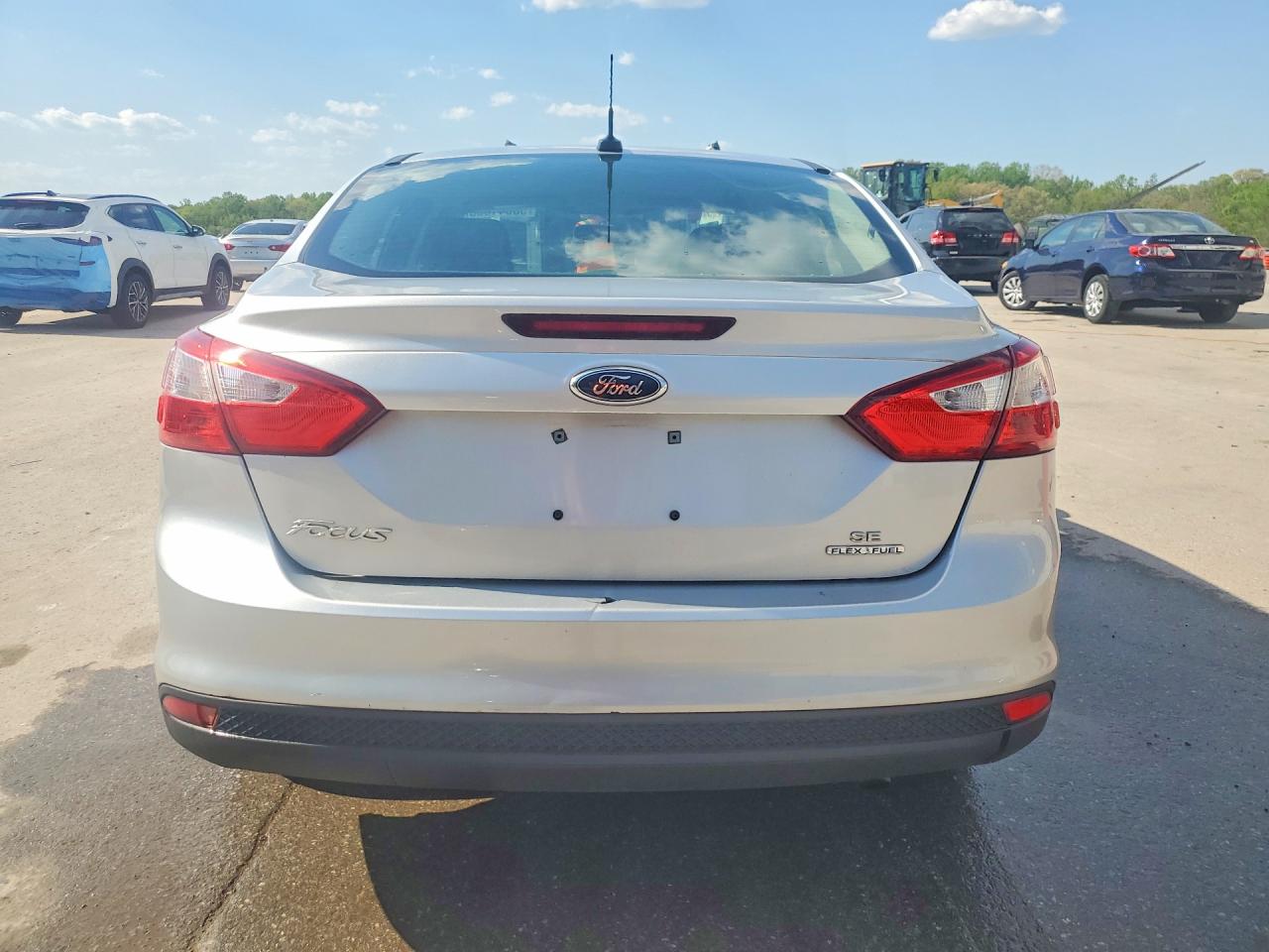 2014 FORD FOCUS SE photo 6