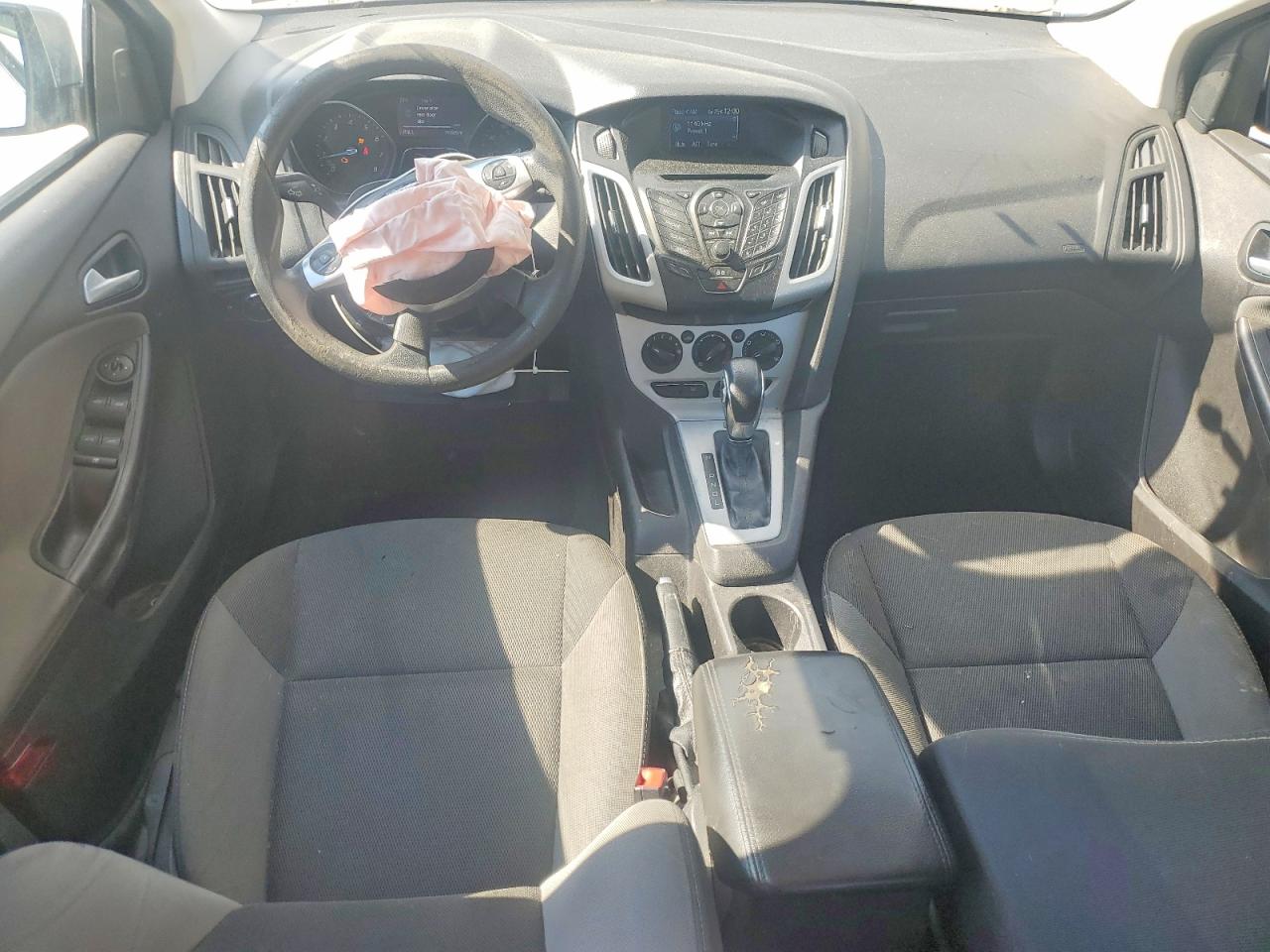 2014 FORD FOCUS SE photo 8