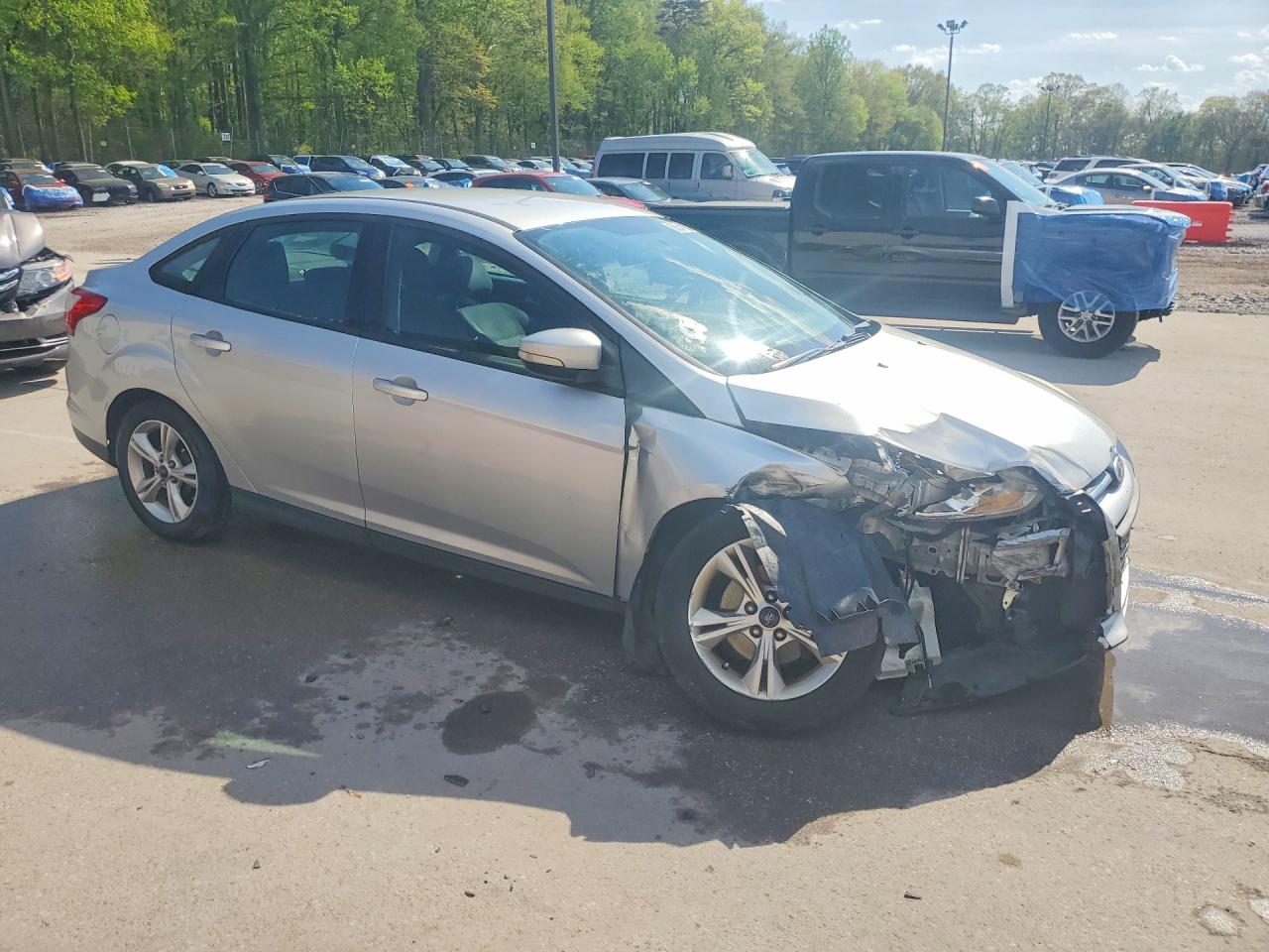 2014 FORD FOCUS SE photo 4