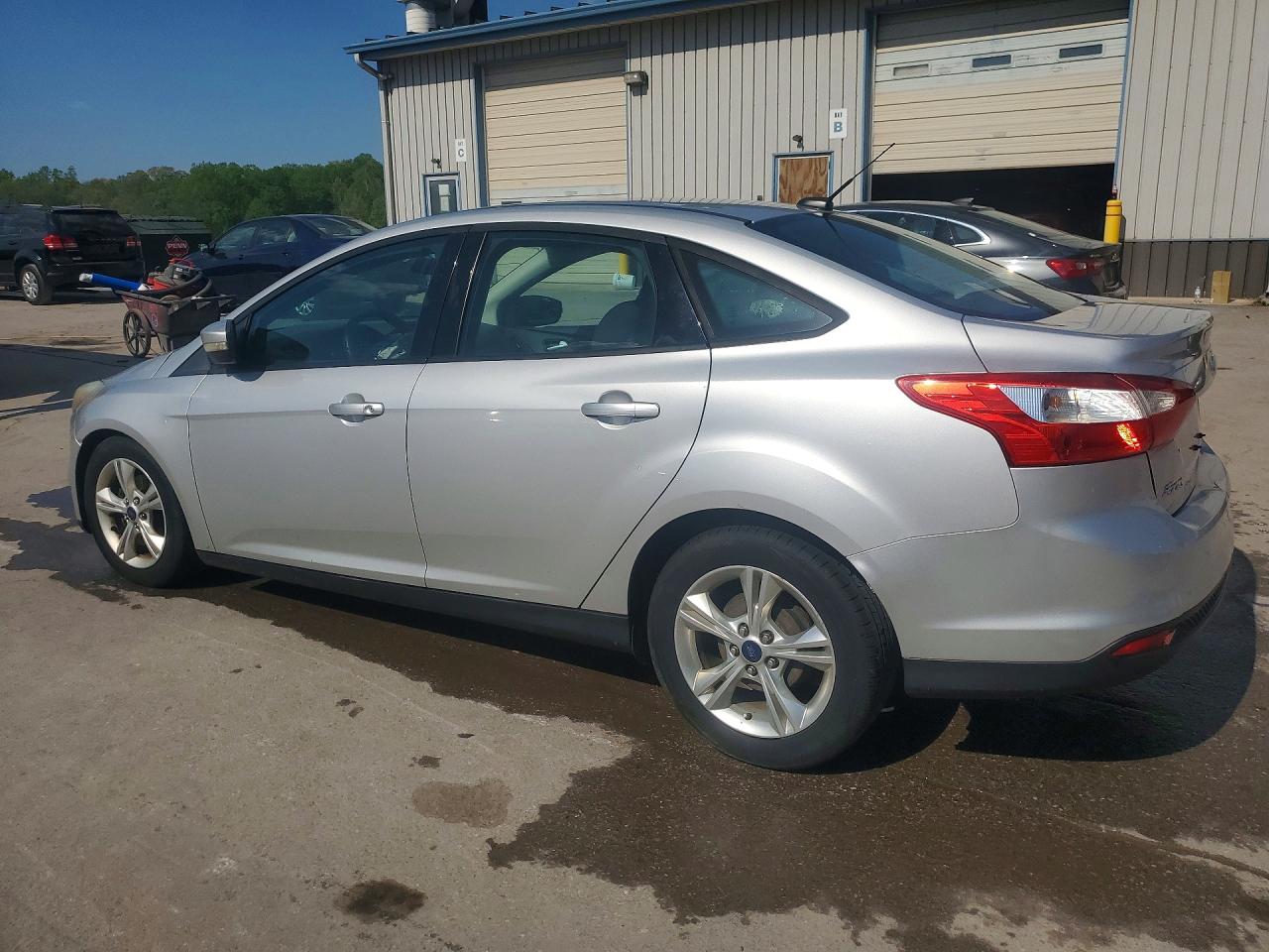 2014 FORD FOCUS SE photo 2