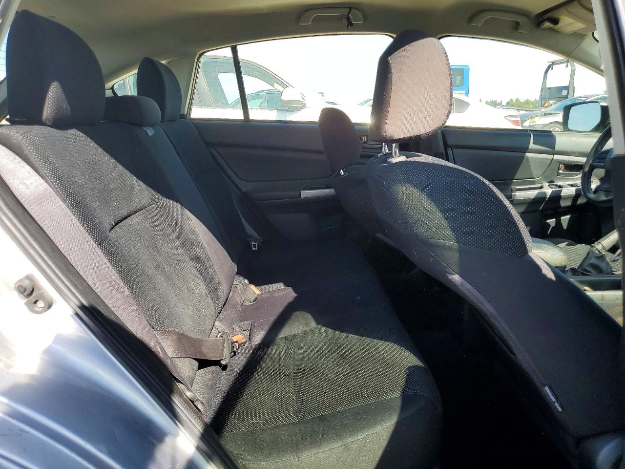 2015 SUBARU IMPREZA photo 28