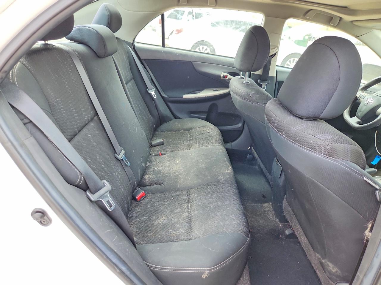 2013 TOYOTA COROLLA S photo 28