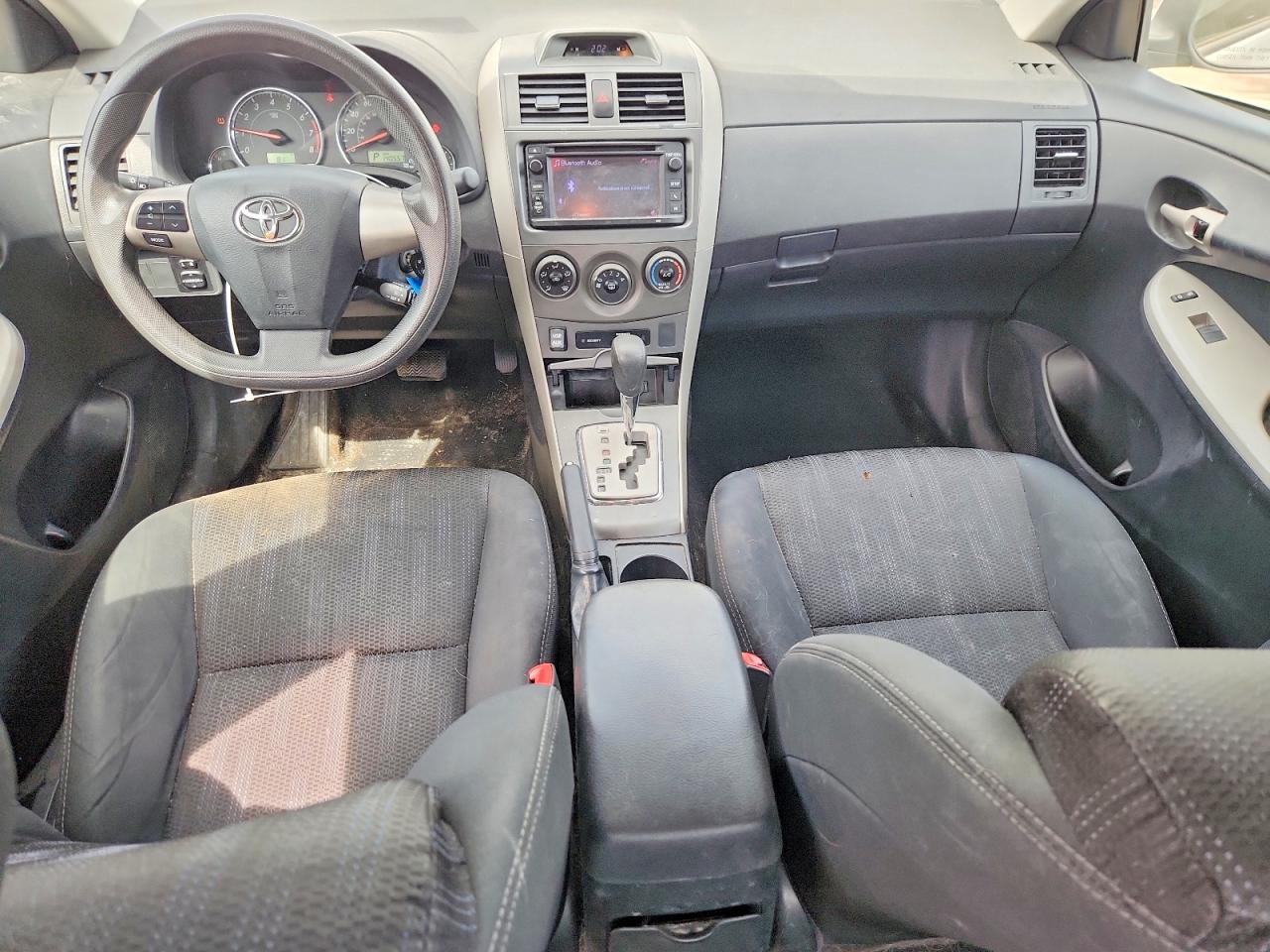 2013 TOYOTA COROLLA S photo 22