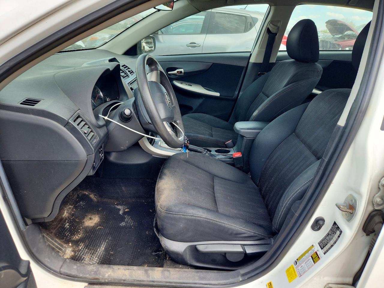 2013 TOYOTA COROLLA S photo 19