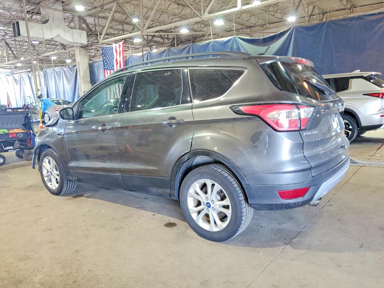 2018 FORD ESCAPE SE photo 2