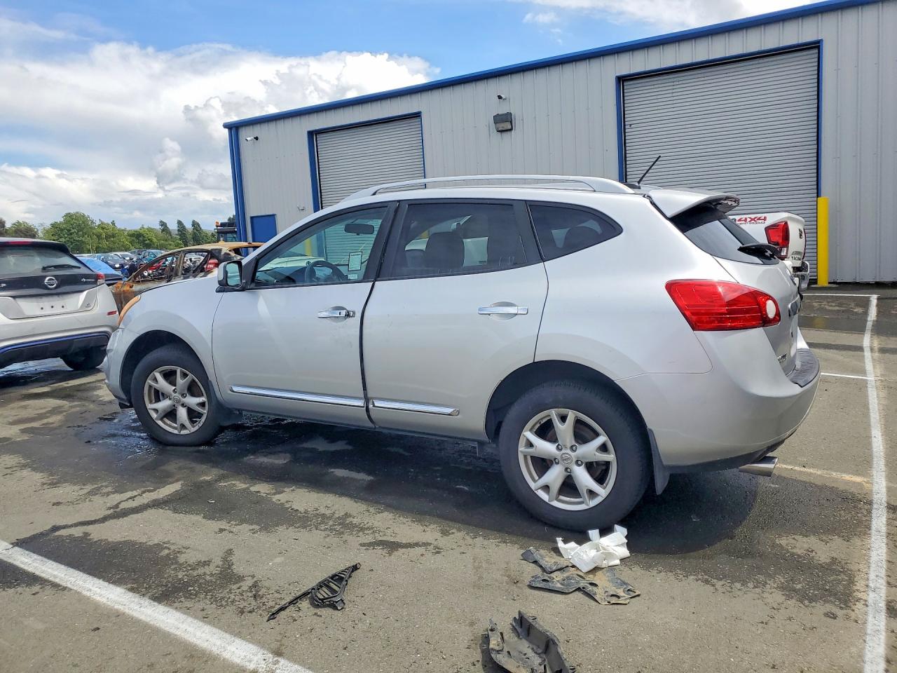 2011 NISSAN ROGUE S photo 4