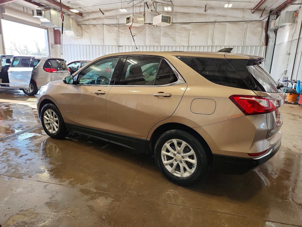 2019 CHEVROLET EQUINOX LT photo 3