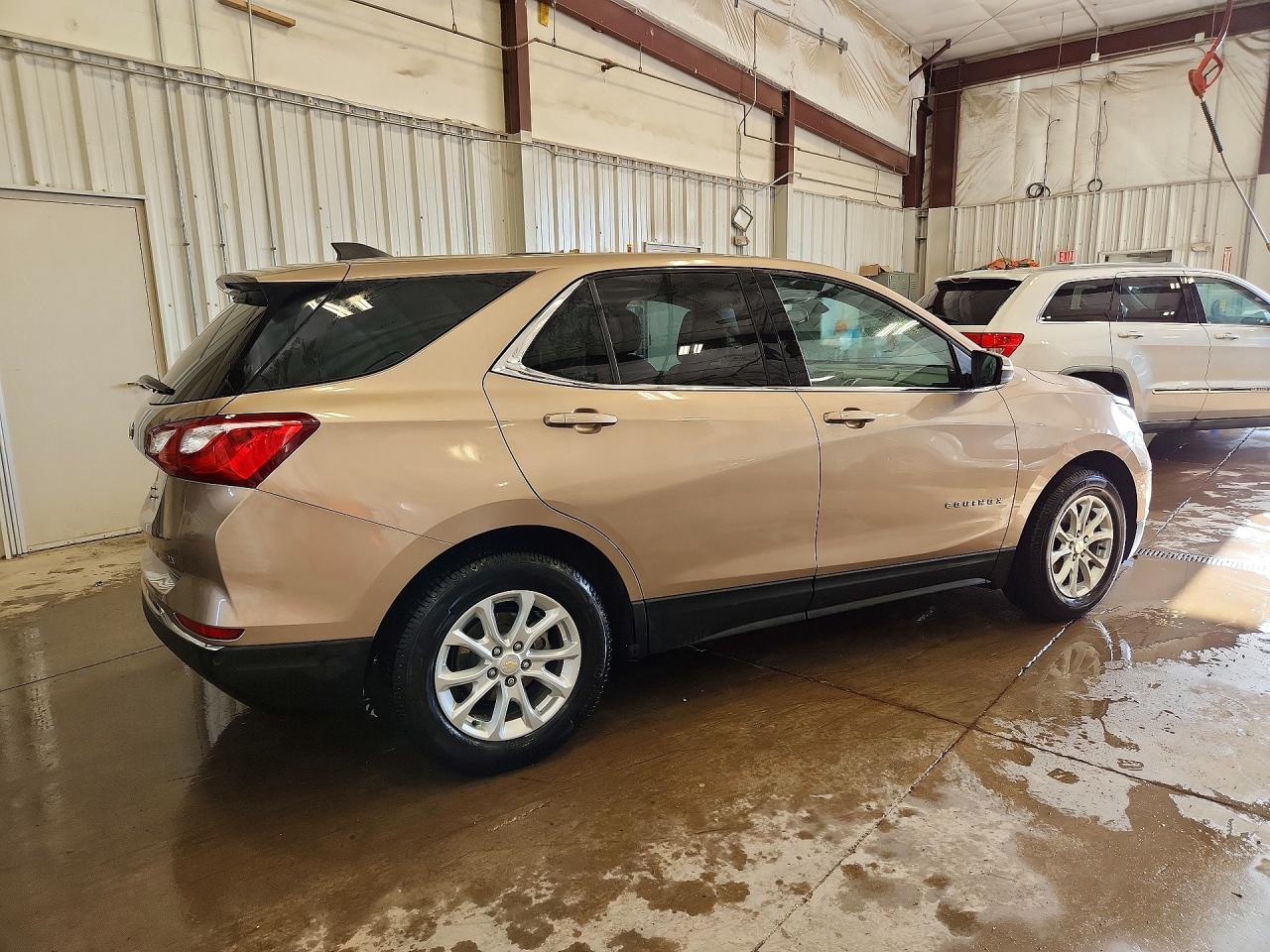 2019 CHEVROLET EQUINOX LT photo 5