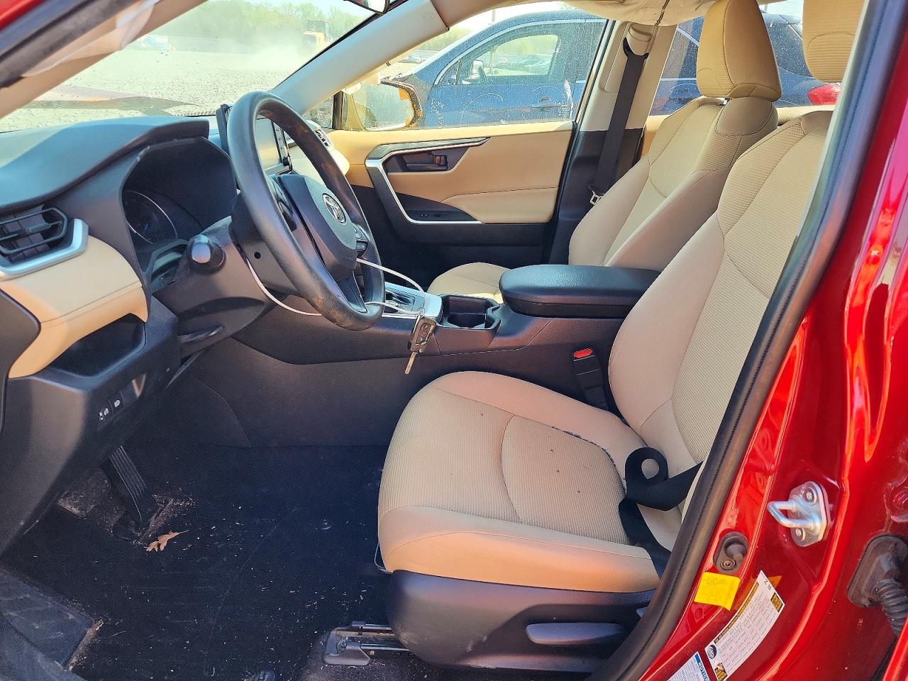 2019 TOYOTA RAV4 LE photo 13