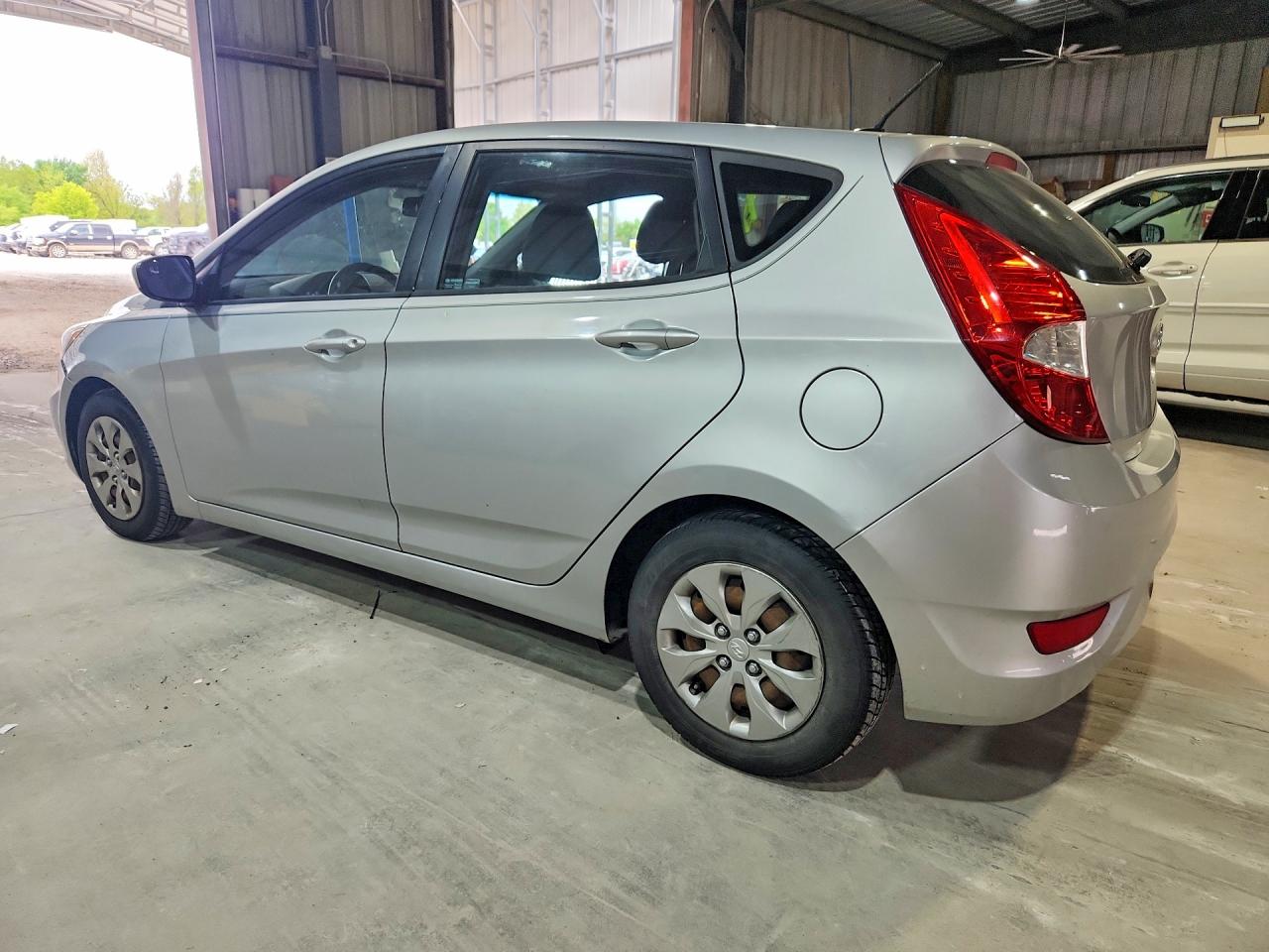 2015 HYUNDAI ACCENT GS photo 4