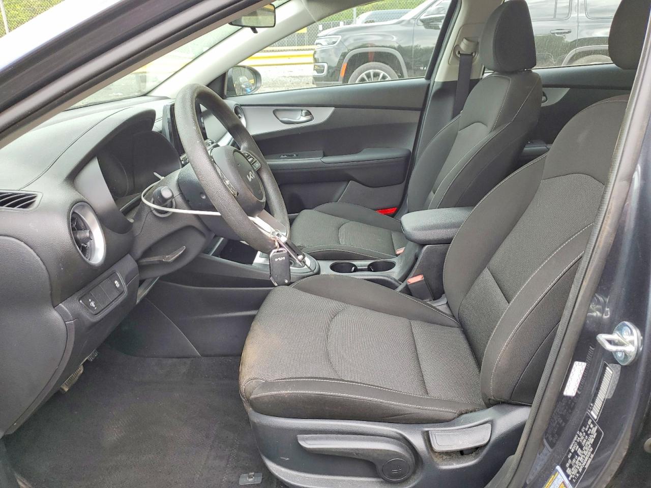 2024 KIA FORTE LXS photo 13