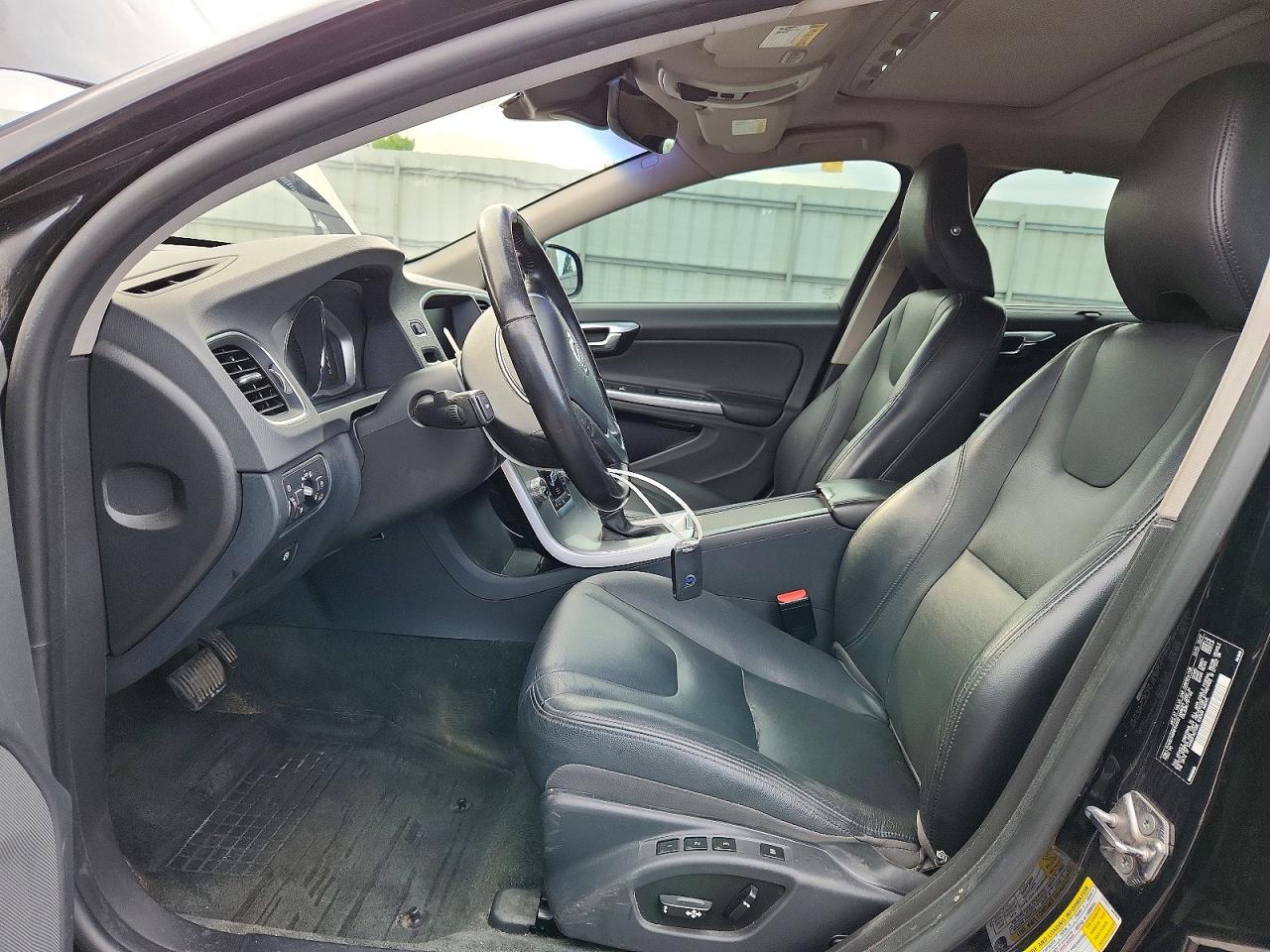 2017 VOLVO S60 PREMIER photo 7