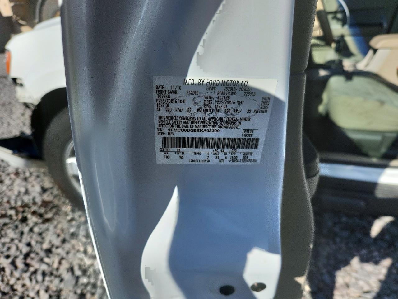 2011 FORD ESCAPE XLT photo 12